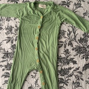 Kate Quinn footie 6/9 EUC